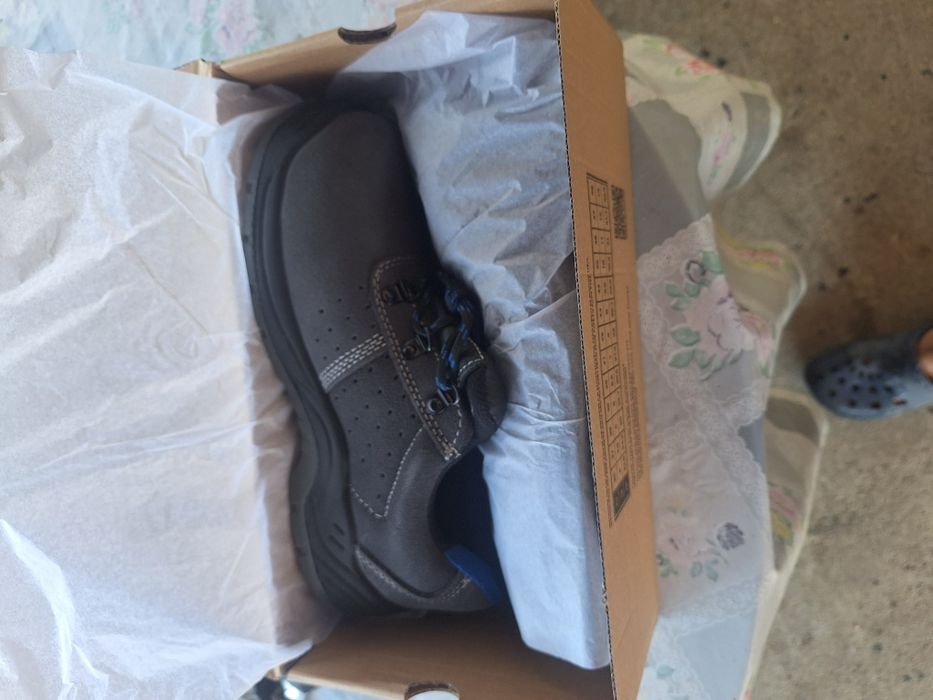 Pantofi protectie  , noi !