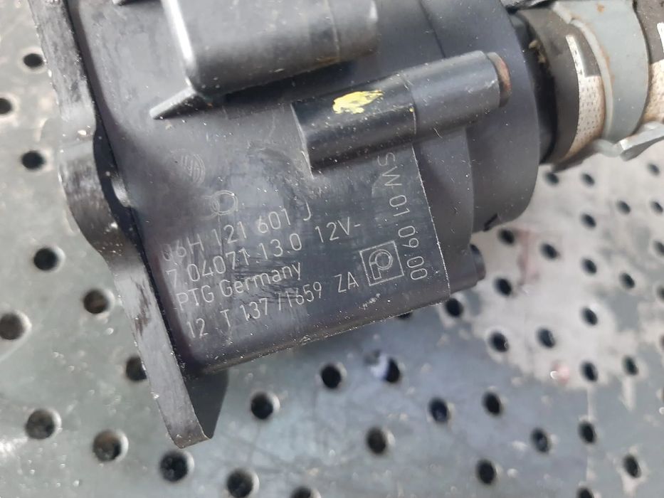 pompa apa  2.0 tdi cjc audi a4 b8 8k a6 c7 vw tiguan 5n golf 6 skoda fabia 2 octavia 2  06h121601j