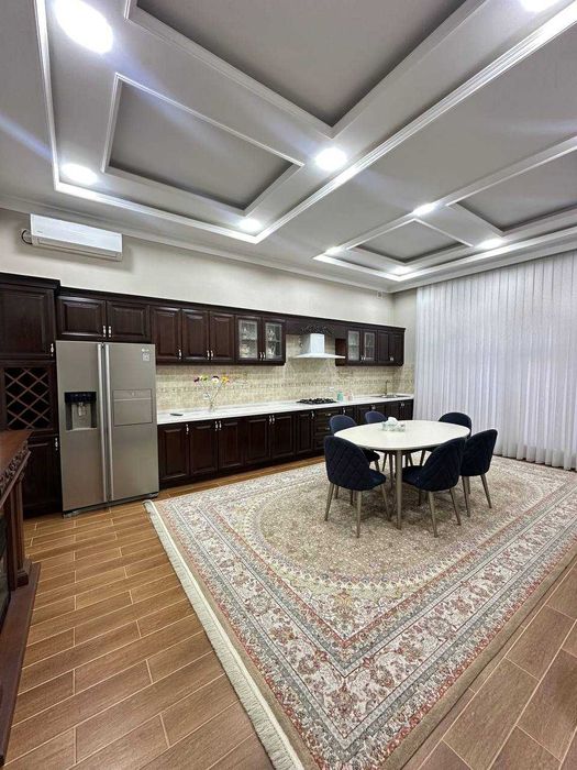 Район: Юнусабадский  Улица: Зенит 5.8  сотки 550  кв.м.