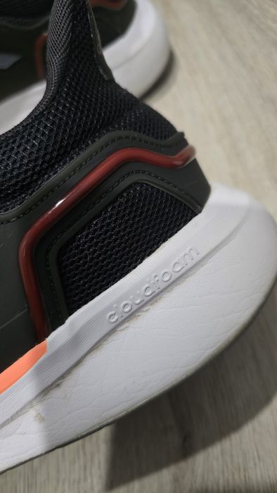 Мъжки маратонки Adidas  46.5 номер