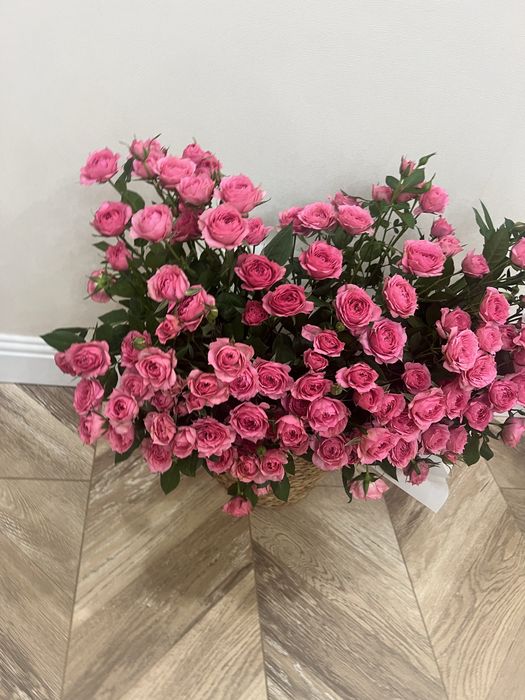Кустовые розы букет
