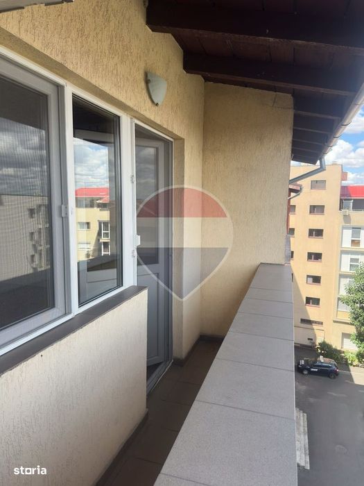 Apartament cu 3 camere de vânzare în zona Soarelui