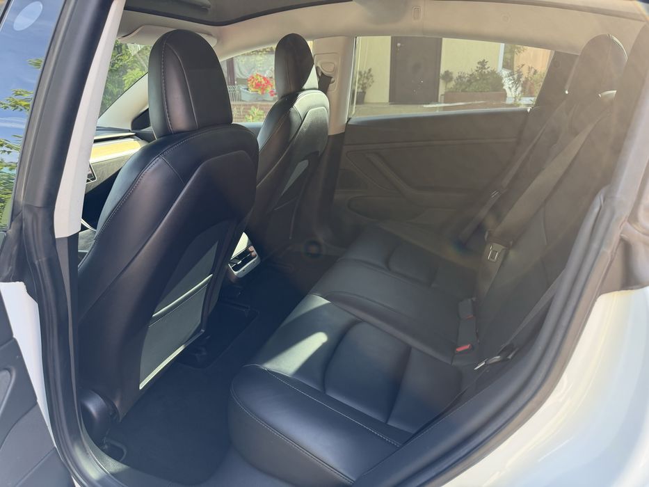 Vand Tesla Model 3 Dual Motor Long Range Performance incl roti de iarna