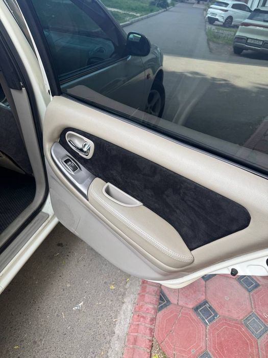 NESSAN MAXIMA sotiladi .