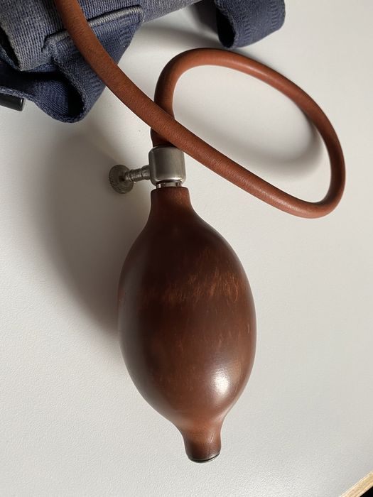 Старинен апарат за кръвно антикварен