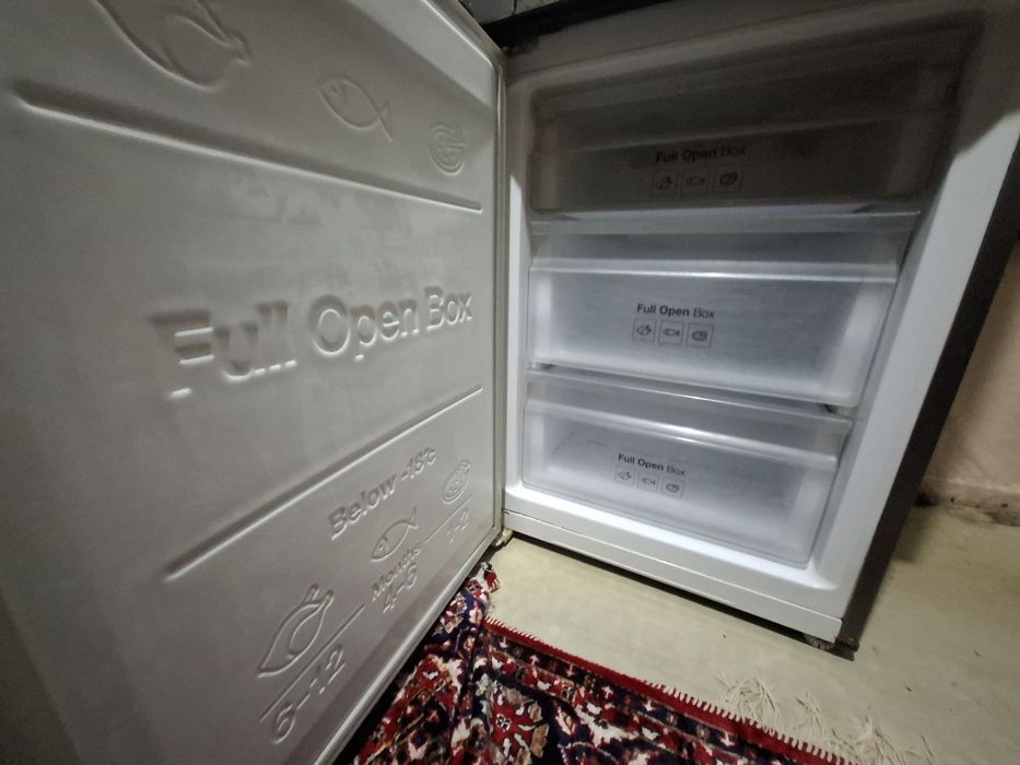 Продам Холодильник Samsung