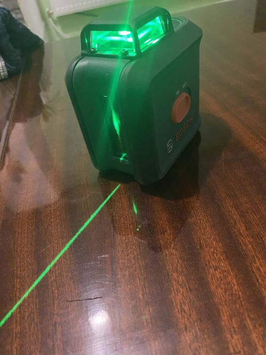 Лазарен нивелир BOSCH