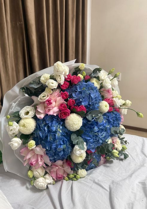 Свежий гул, бугын тунде келды, улкен букет