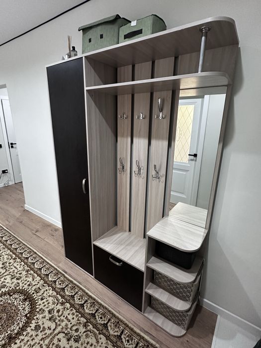 Продам прихожую б/у