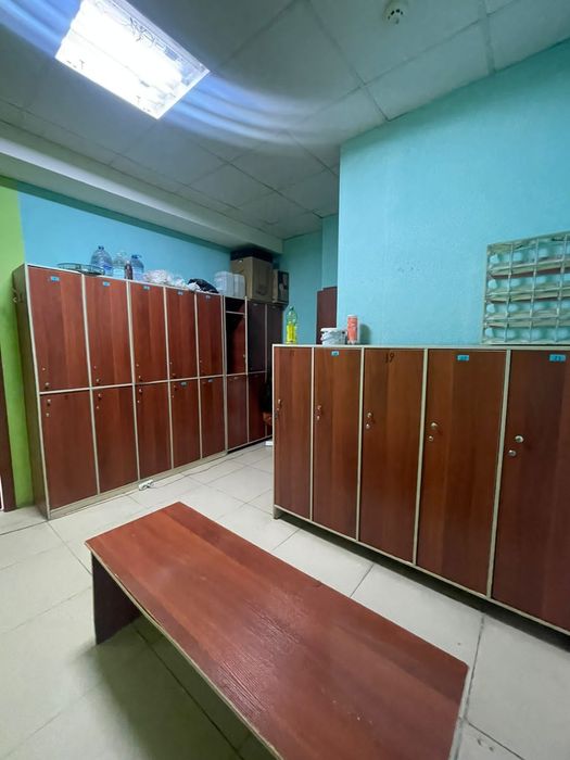 Шкафчики и скамейки для раздевалки