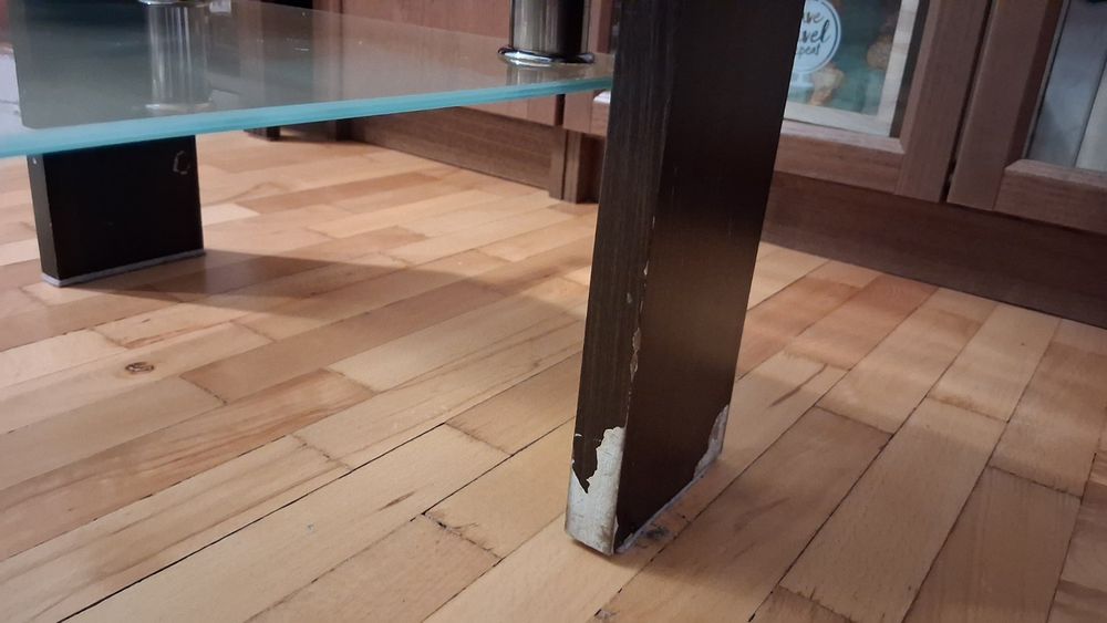 Стъклена масичка