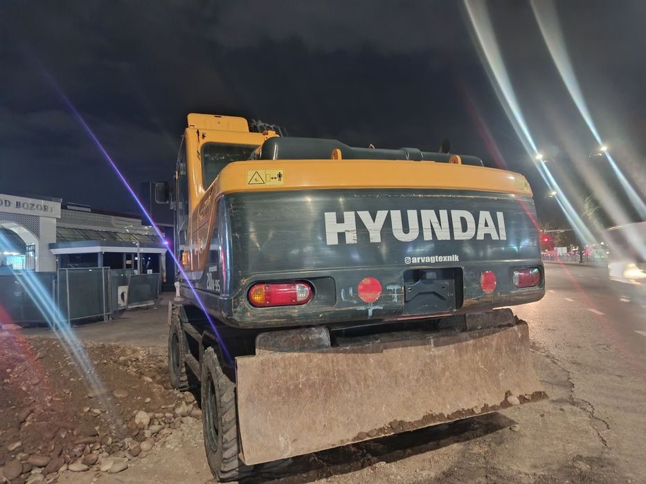 Экскаватор Hyundai 210