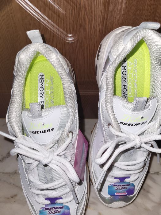 Маратонки  чисто нови