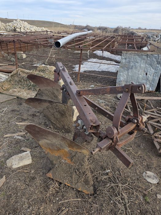 Плук на трактор плук