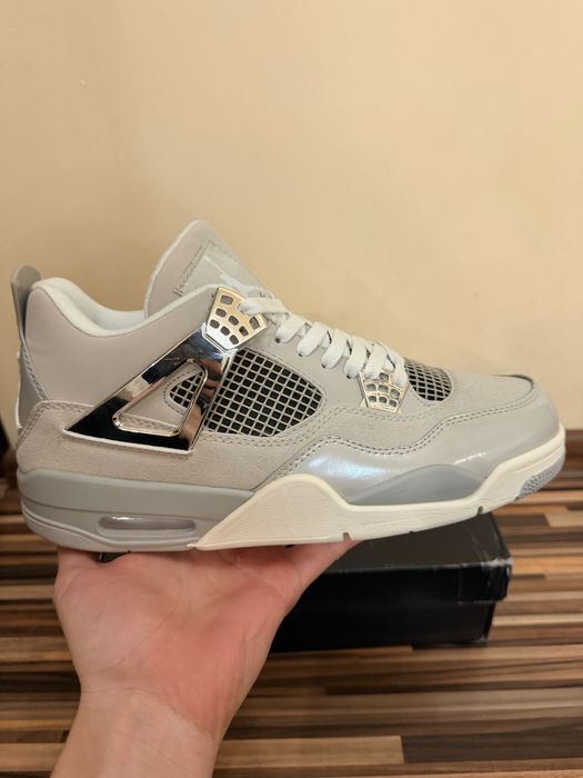 Jordan 4 Frozen Moments