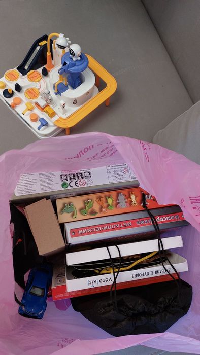 Даром б/у игрушки для мальчика 3+