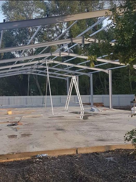 Vand hala metalica 10m x 18m complect la cheie