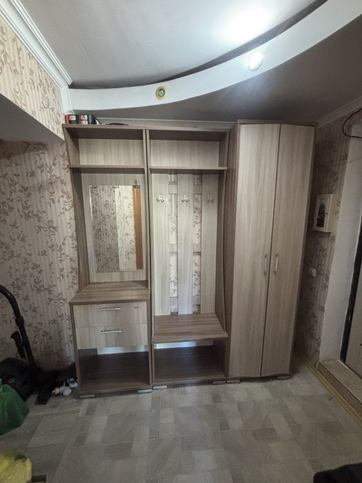 Продам прихожую.