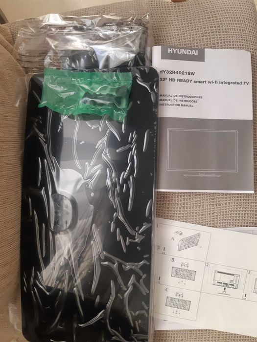 Стойка за Hyundai Smart TV 32´´