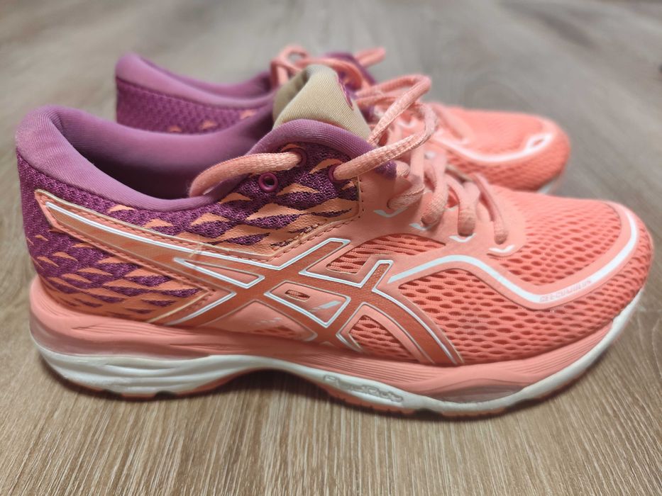 Дамски маратонки Asics