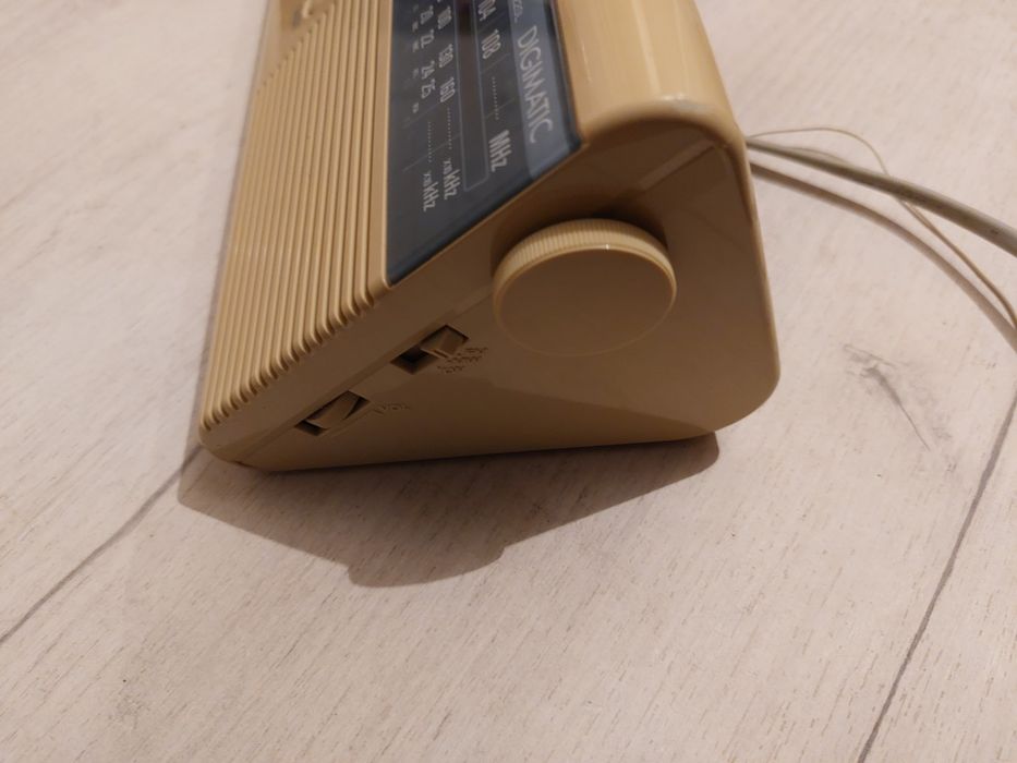 Vand Radio  Ceas  Sony cu Alarma