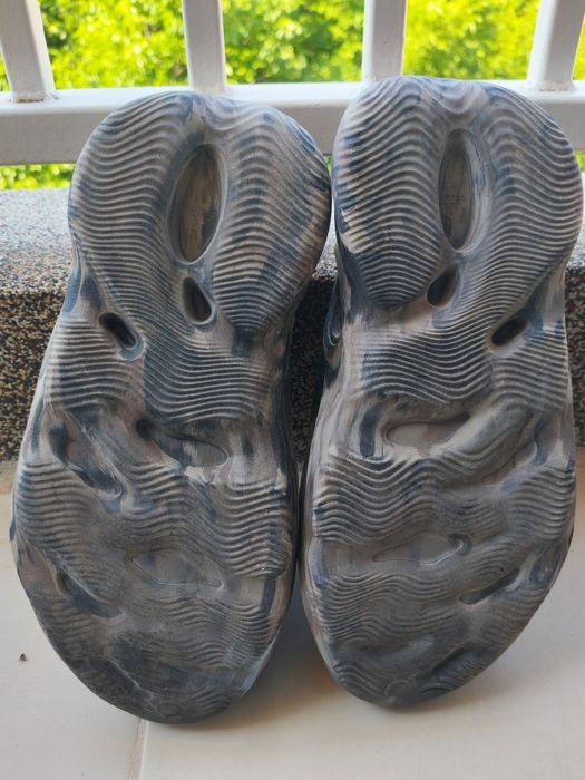 yeezy YZY Foam rnr
YZY FOAM RNR