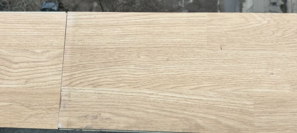 Продавам изгодно ламиниран паркет