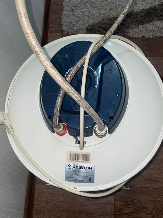 Продам Ariston 50л