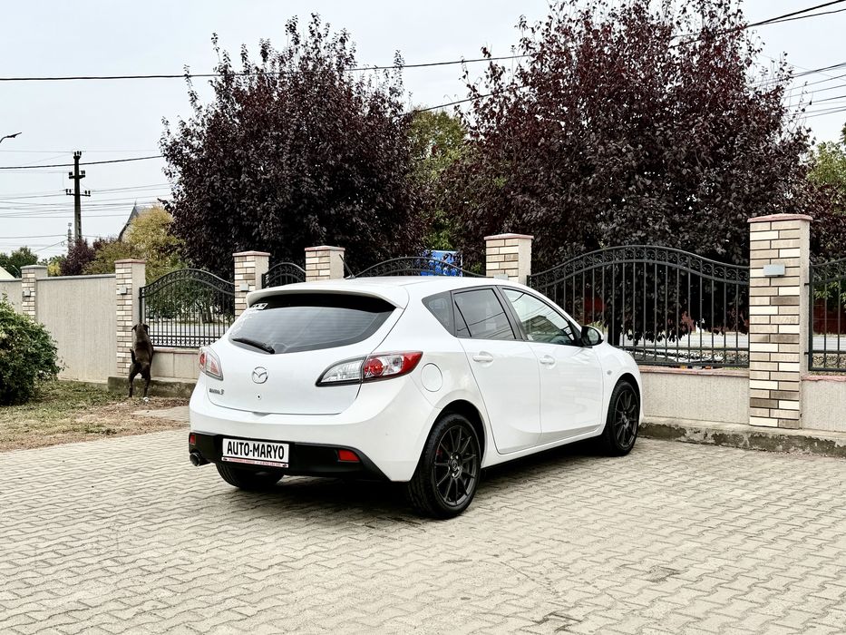 Mazda 3 2010 benzină, 3.699 € — imagine 2