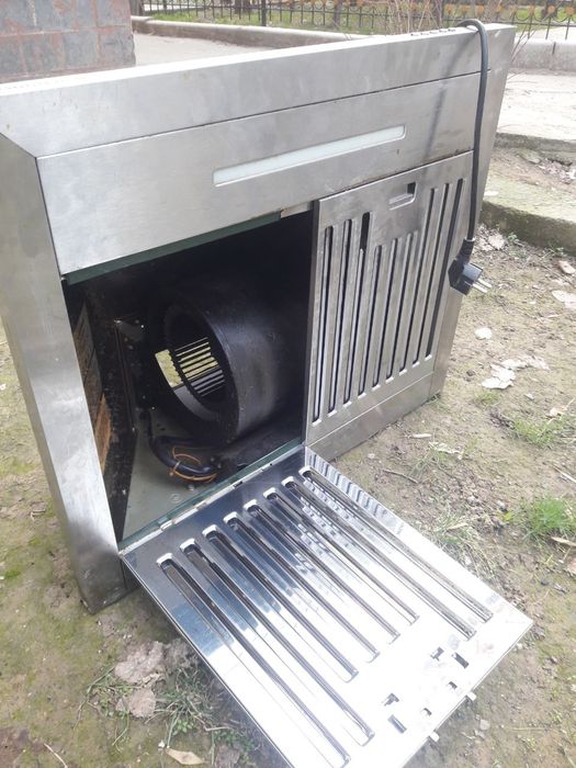 Продаются вытяжка  Goodwell электроника в рабочем состоянии без  гафры