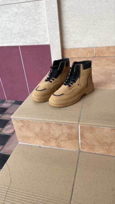 Полуботинки тимберленд. размер 40