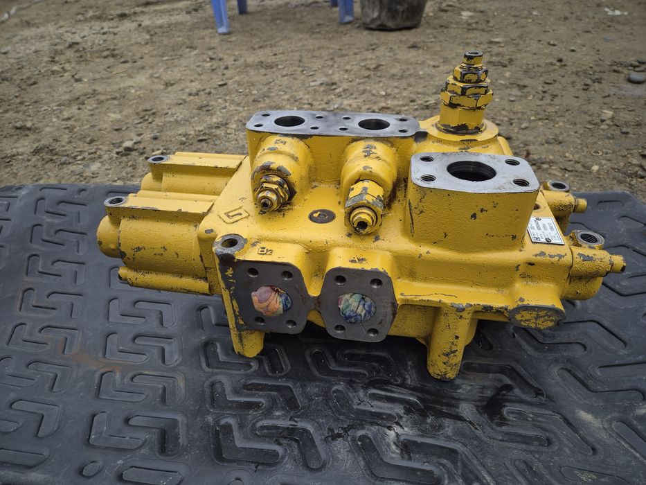 Распределитель от погрузчика