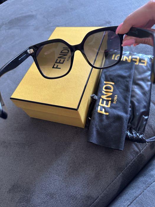 Слънчеви очила Fendi