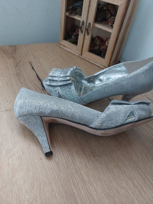 Сребърни официални  обувки