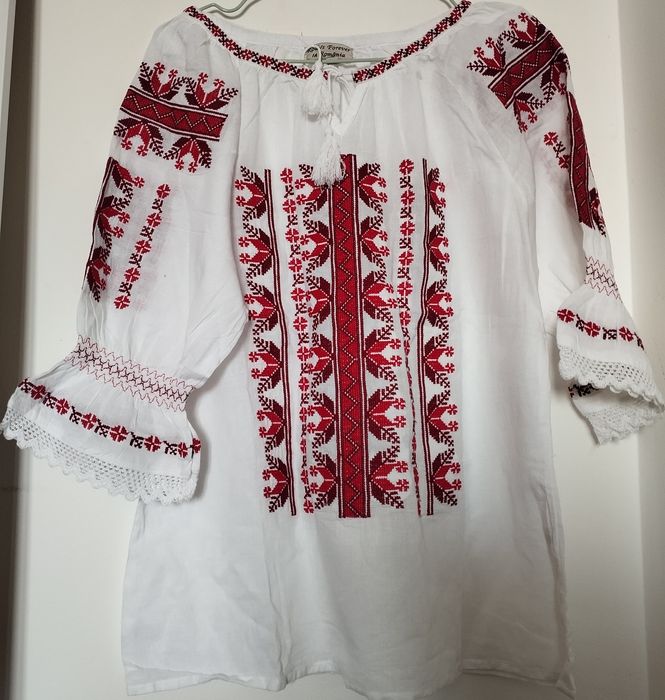 Традиционен дамски костюм + колан