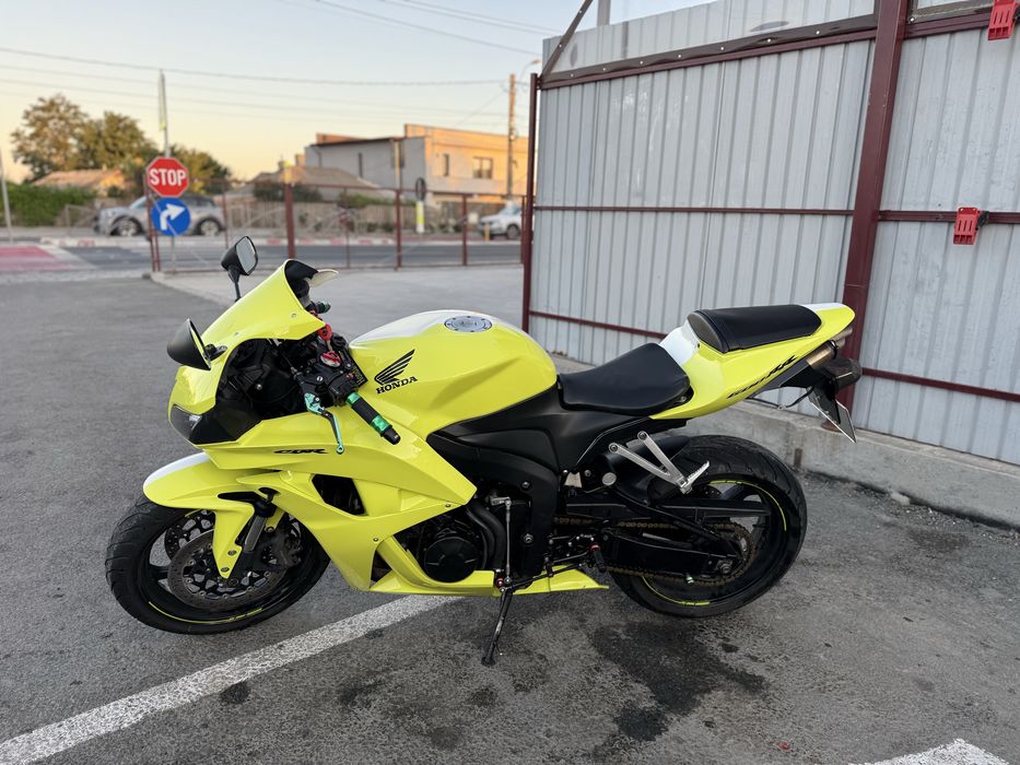 Honda cbr 2008 pc40