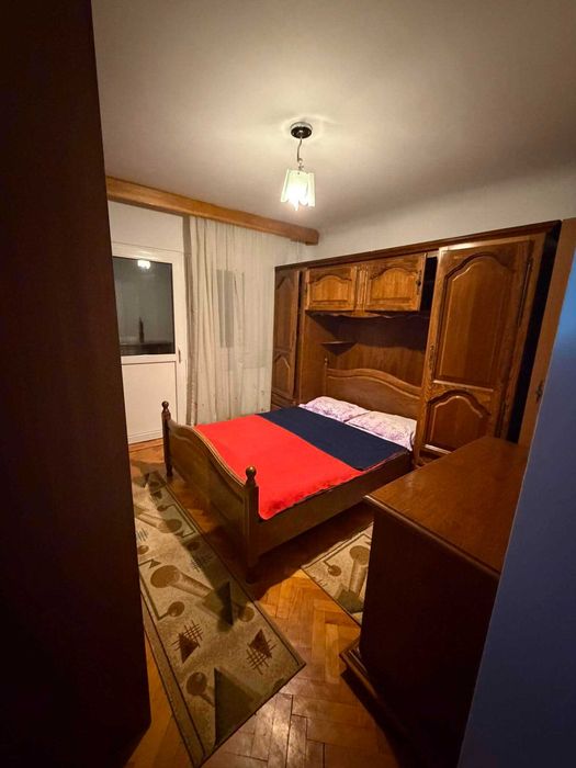 Apartamanet de inchiriat 3 camere Craiova, Rovine, dezrobirii G-uri
