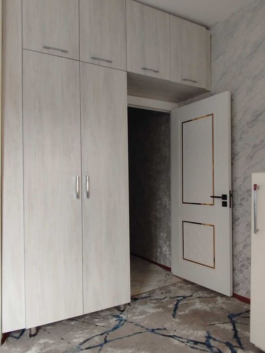 Tinchlik metro aloqada 4 xonali kvartira