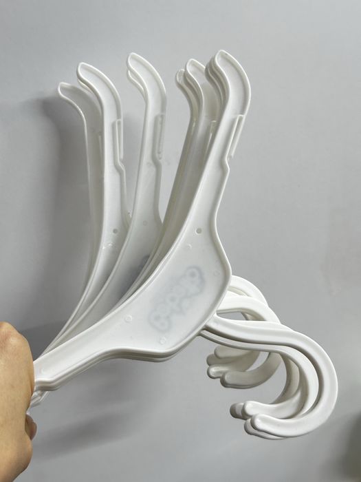 Продам вешалки б/у