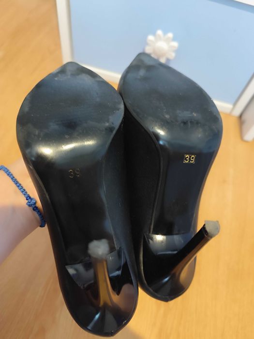 Официални обувки на висок ток