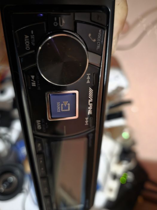 Продавам Alpine cde-177bt