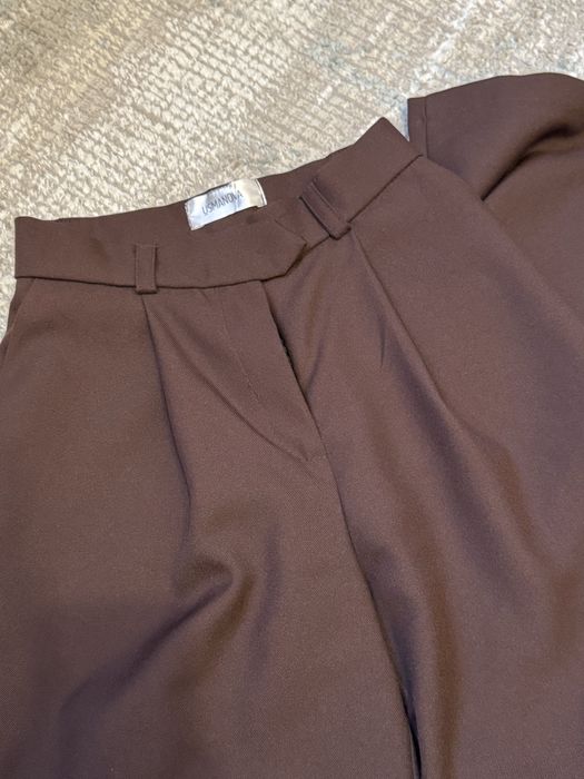 Продам костюм, платье, свитера