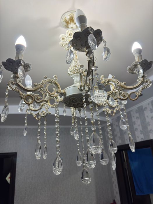 Продам люстры в хорошем состоянии