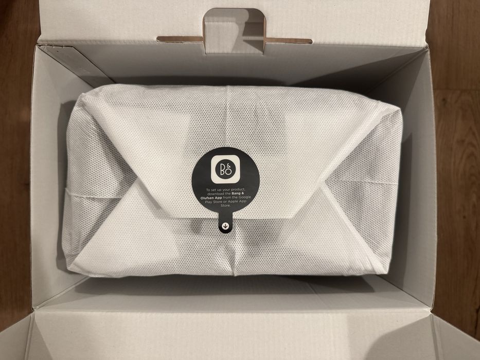 Продавам hi-fi колона Bang&Olufsen Beolit 20 - нова, пълен комплект