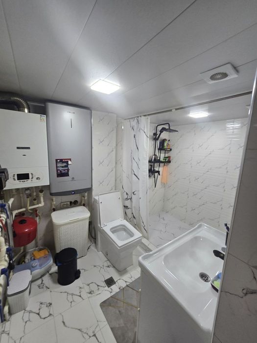 Вакзал Парсезда 2 этажли ховли зўдлик билан Сотилади