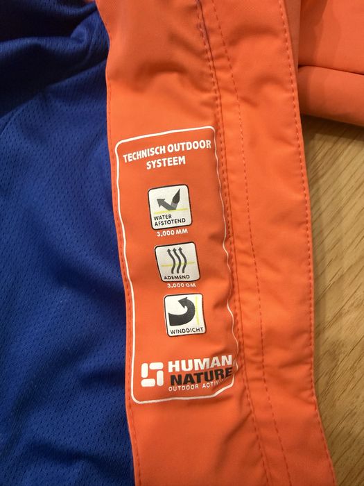 Дамско спортно яке с качулка против вятър и дъжд