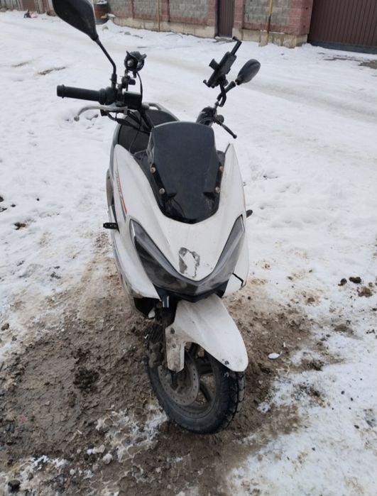 Мопед Макси скутер Liya