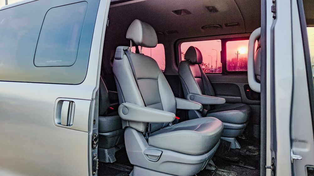 Аренда Минивены STAREX