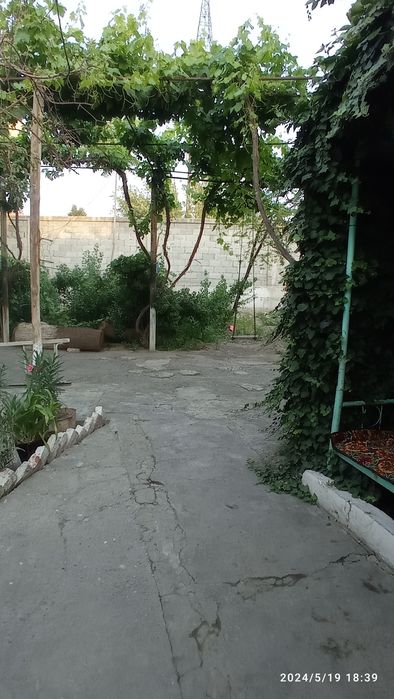 Фаргона шахрида жойлашган ховли уй сотилади!