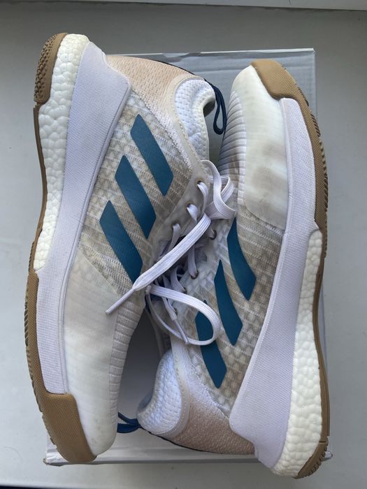 Волейбольные кроссовки Adidas